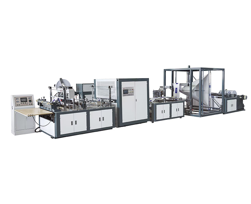 Machine automatique de fabrication de sacs à couches non tissés et de sacs plats